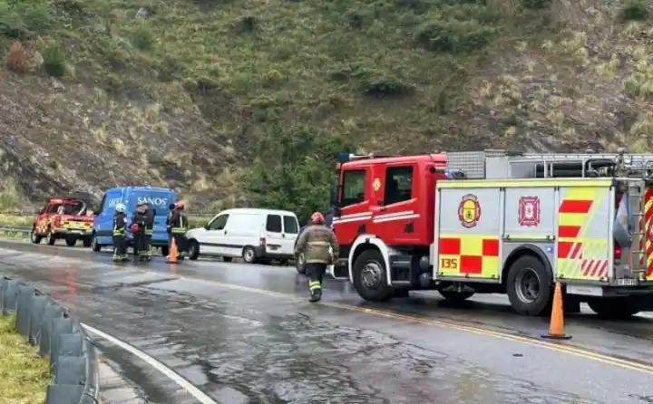 Camino del Cuadrado: un utilitarió despistó y su conductor resultó con heridas menores