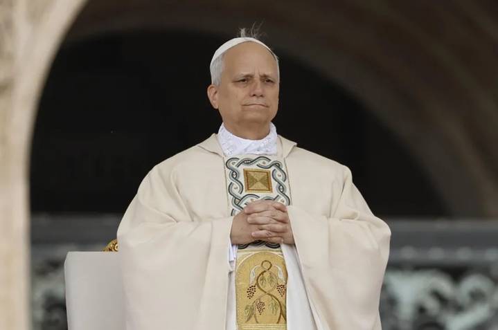 El papa pide a EEUU buscar el diálogo en lugar de invadir Venezuela