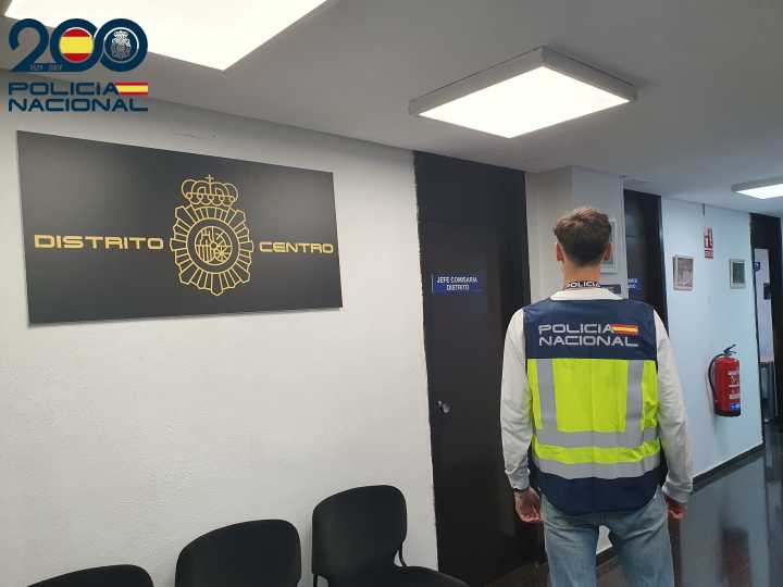 Un ladrón operaba disfrazado de turista en el centro