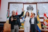 Vero Delgadillo entrega las Llaves de la Ciudad a Joan Manuel Serrat