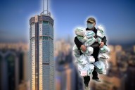 China tiene edificios tan altos que ya crearon una nueva profesión: repartir comida en los pisos superiores