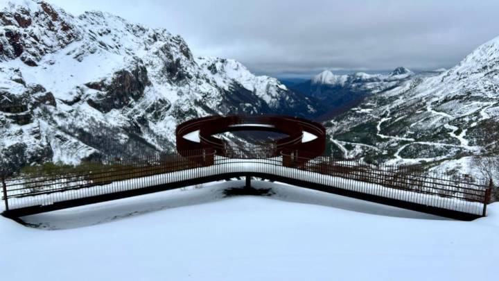 La estampa navideña que luce Somiedo, uno de los principales destinos del puente festivo en Asturias (donde todavía se dejan ver los osos)