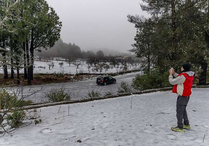 El manto blanco en la cumbre de Gran Canaria