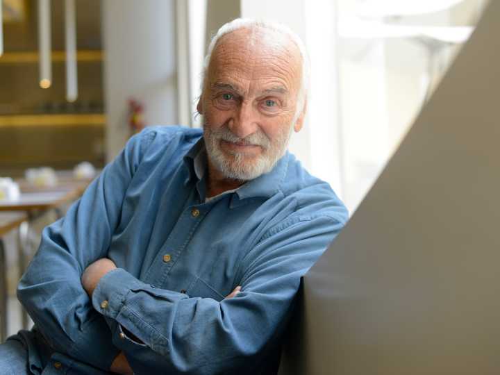 Amenaza de la Triple A y una llamada urgente a San Sebastián: cómo fue el exilio de Héctor Alterio en España