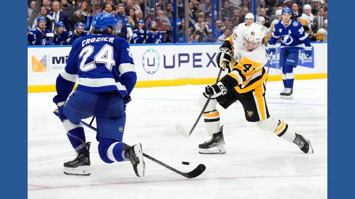 Malkin scores twice as Penguins edge Lightning 4