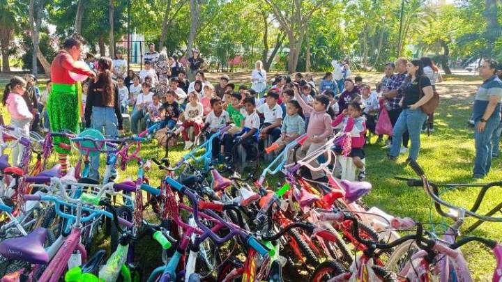 Regala Club Rotario una Navidad inolvidable a niñas y niños en el Gran Acuario Mazatlán