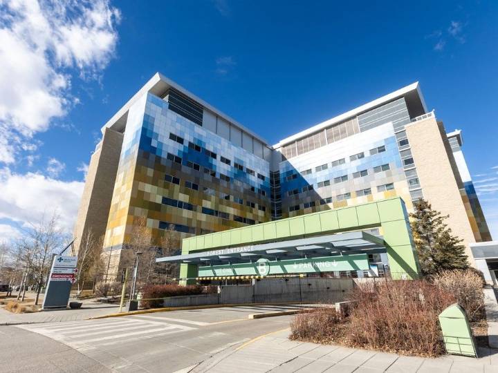'Gong show': Flu cases straining Alberta hospitals