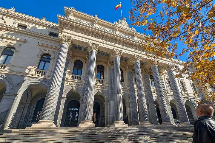 El Ibex 35 bate la cota histórica de los 17.000 puntos en un año de récord