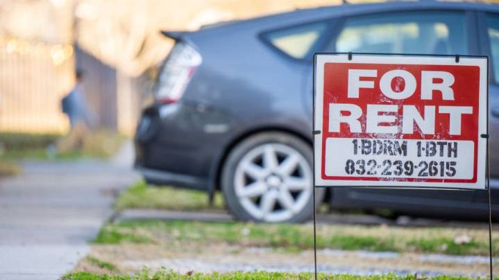 Seattle rents remain sky-high while price growth lags U.S.