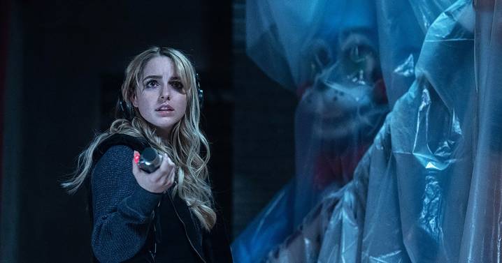 Bad reviews didn't scare off the 'Five Nights at Freddy's 2' audience. It even broke a record.