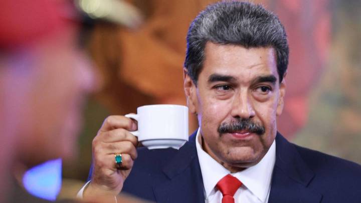 Maduro en busca de asilo ante la presión: Bielorrusia o Turquía abrirían la puerta para refugiarlo