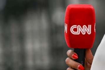 Sugiere Trump vender CNN como parte del acuerdo de compra con Warner Bros