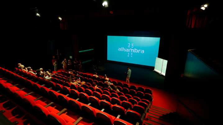 Las Lunas presenta en el Teatro Alhambra 'Amor (A) Muerte', su primer proyecto