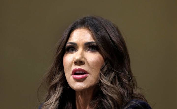 Demócratas piden la dimisión de la secretaria de Seguridad de Trump