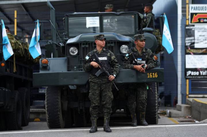 Incertidumbre y suspicacia en Honduras: el conteo electoral sigue a cuentagotas