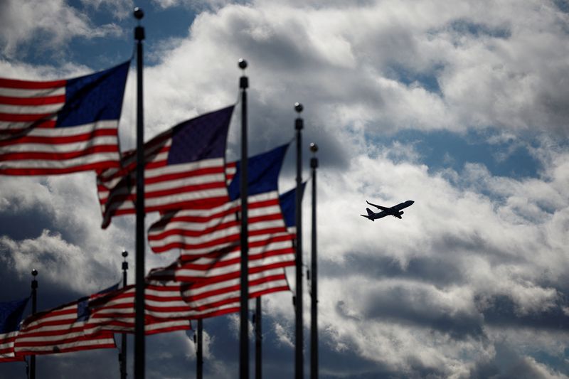 Homeland Security to buy Boeing 737s for deportations, Washington Post reports