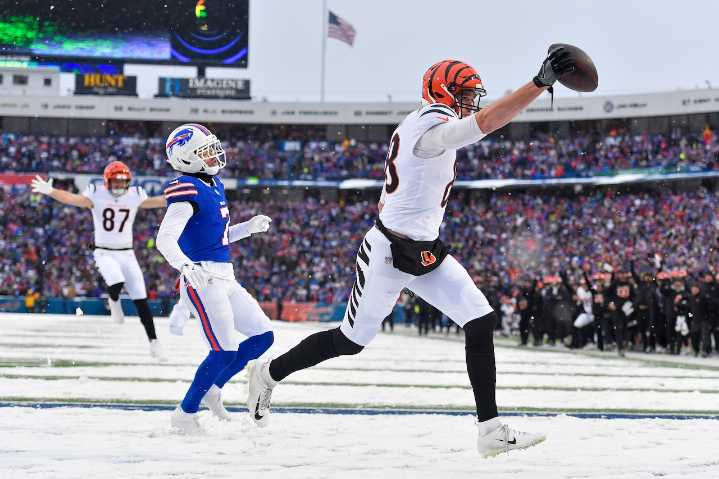How Joe Burrow, Mike Gesicki and the Bengals offense graded in Week 14 vs. the Bills