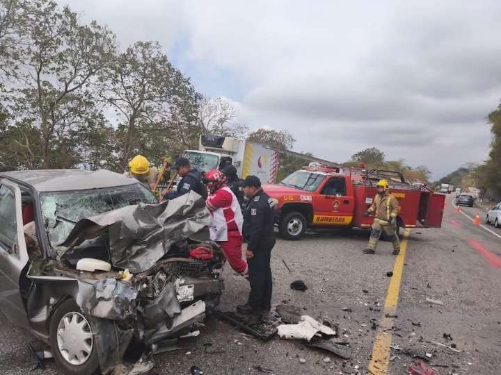 Accidente en carretera a San Cristóbal deja dos muertos