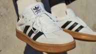 Parecen las Samba, pero no lo son: estas adidas son mucho más baratas (están rebajadas) e igual de estilosas