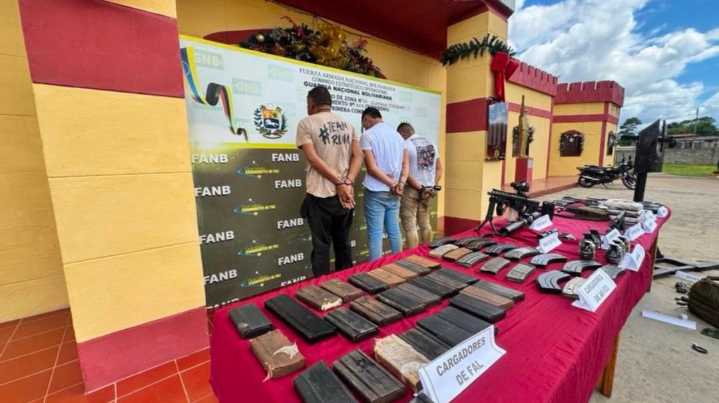 Fanb tomó campamento del grupo criminal Tres Raíces con material de guerra