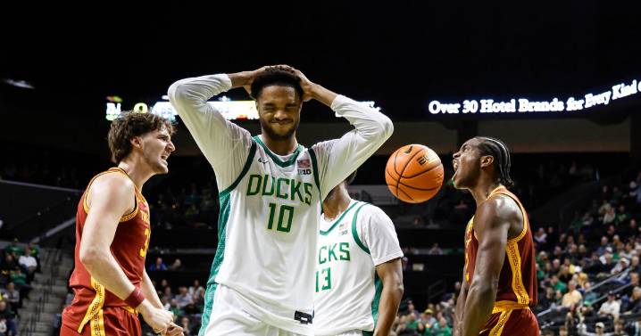 Baker-Mazara has 25 points and No. 24 USC downs Oregon 82