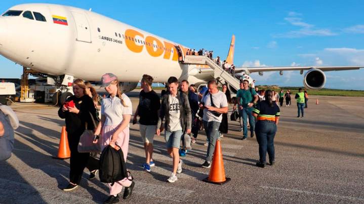 Nuevos turistas rusos arriban a Margarita para fortalecer lazos comerciales con Venezuela