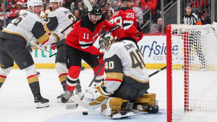 Schmid makes 24 saves, Golden Knights hand Devils 2nd straight shutout