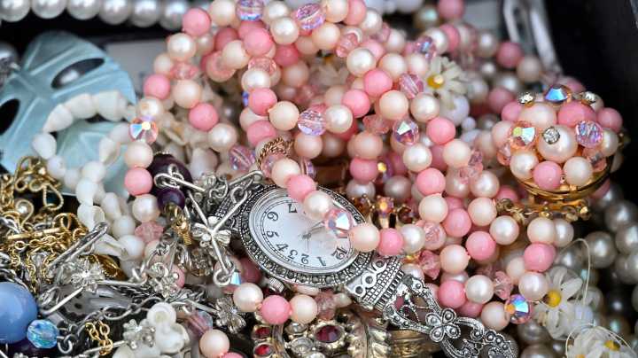 Transform An Old Phone Box Into A Useful Jewelry Organizer With An Easy DIY