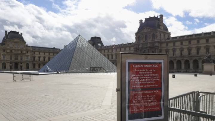 Este museo es una ruina: el Louvre cierra su 'annus horribilis' a la espera de los fondos que lo conviertan en un museo del siglo XXI