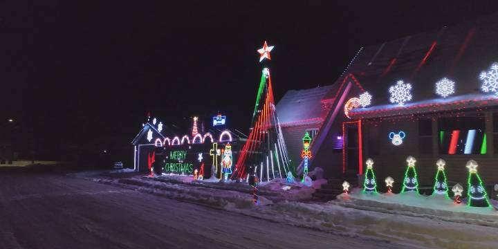 Holiday Light Tours: Clinton neighbor opens her yard to overflowing holiday light display
