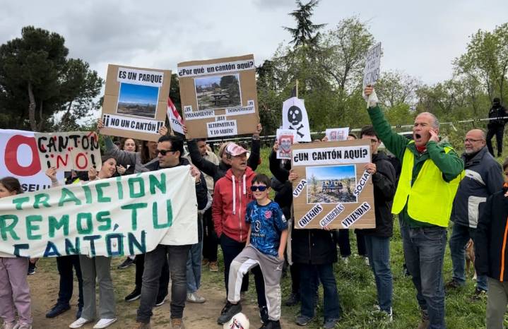 Los vecinos de Montecarmelo acusan a Almeida de mentir y reafirman su rechazo al cantón
