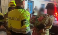 Así fue el rescate de un bebé abandoado en un vehículo en el Chorro de Quevedo en Bogotá