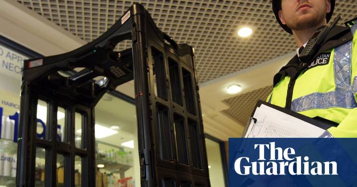 Probation officers in England and Wales to be given self-defence training after stabbings