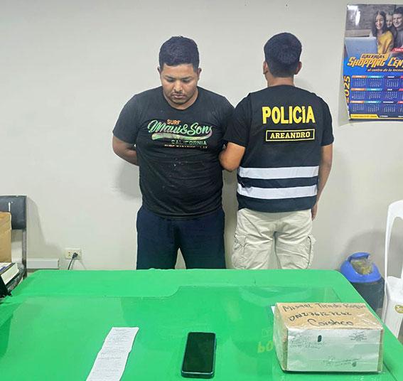Intervienen a joven tras recibir encomienda con sustancias ilícitas