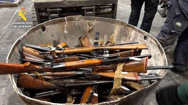 La Guardia Civil achatarra hasta 529 armas y objetos peligrosos en Guadalajara