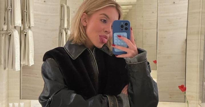 Sydney Sweeney Takes a Hot Tub Dip in Bold Bathing Suit