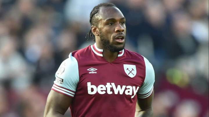 Michail Antonio training with Championship club ahead of possible return to football