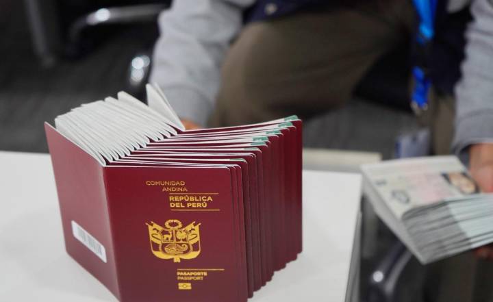 Migraciones habilita 100.000 citas para pasaportes en diciembre: ¿cómo sacar una?