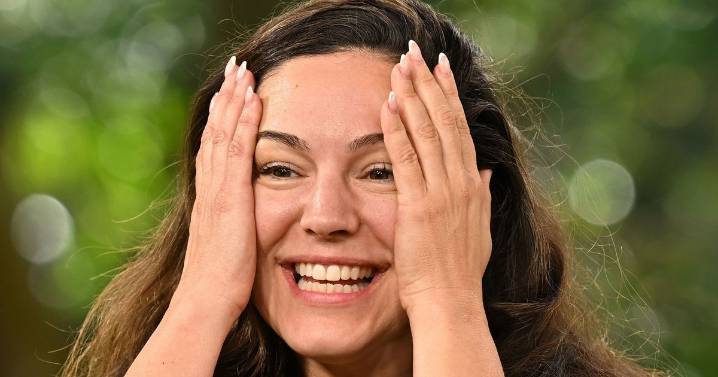 Kelly Brook 'throws grenade' as she leaves I'm A Celeb with campmates left reeling
