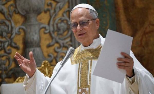 León XIV le pidió al mundo una "paz desarmada y desarmante"