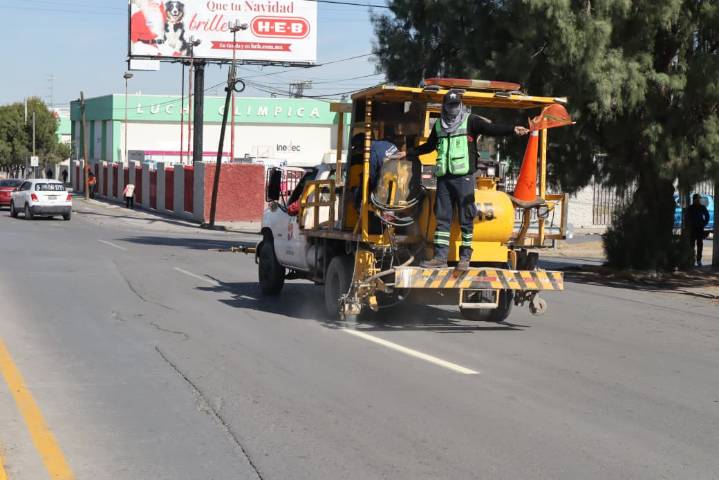 Delimita Saltillo carriles viales del bulevar Nazario S. Ortiz Garza