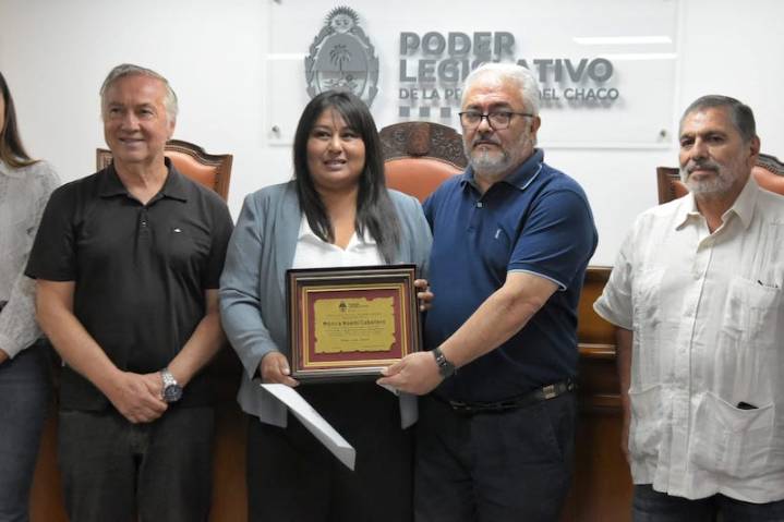 Mónica Caballero recibió el Premio Derechos Humanos “Amanda Mayor de Pierola”