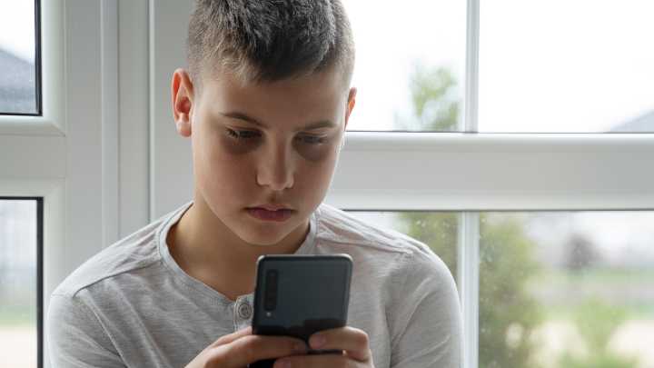 Australia estrena un radical veto a las redes sociales para menores de 16 años