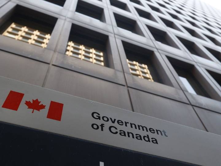 Will public servants share desks if sent back to office full time?