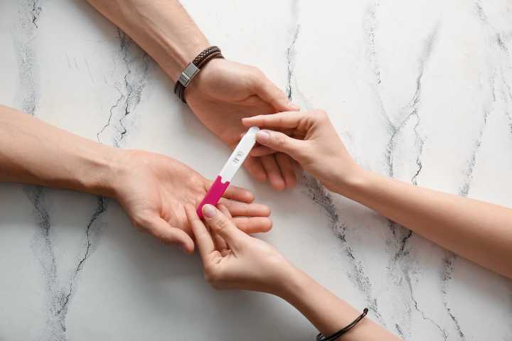 Proposed U.S. law would require fathers to financially support pregnant moms