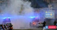 Antes de duelo de Serie A: batalla campal de hinchas de Genoa e Inter dejó policías heridos en Italia