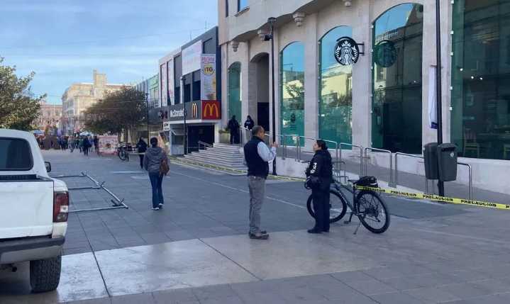 Amenaza de bomba provoca desalojo de un Starbucks y oficinas en el Centro de Chihuahua