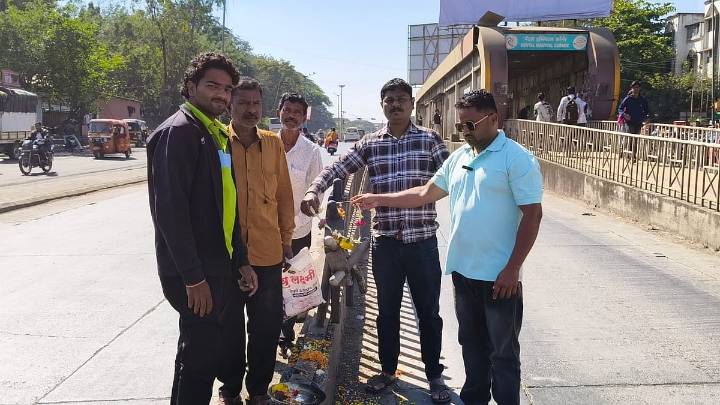 Pune: Activists Perform Aarti Of Accident-Prone Divider On Vishrantwadi-Alandi Road To Protest Rising Mishaps