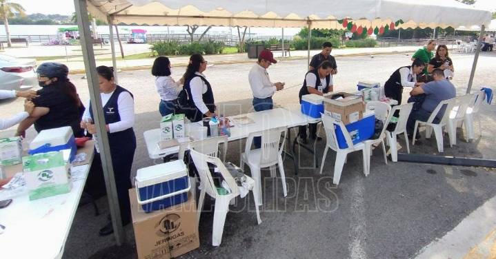 Tampico promueve vacunación Drive Thru en temporada invernal