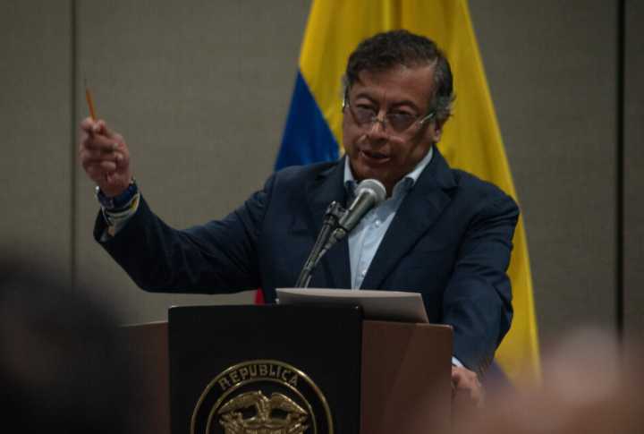 Fallo impide al Servicio Geológico difundir mensajes que exalten a Petro